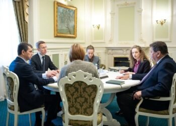 Корецький обговорив із послом Британії прискорення постачань ППО та фінансування Сил оборони у 2026-2027 роках