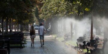 В Україну йде тепле повітря з півдня: де завтра буде найcпекотніше