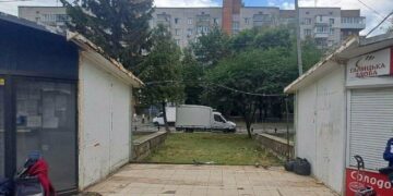 У Львові на вулиці Мазепи демонтували ще п’ять тимчасових споруд через реконструкцію дороги