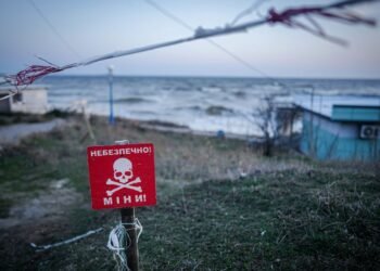 У Коблевому родина підірвалася на міні на закритому пляжі