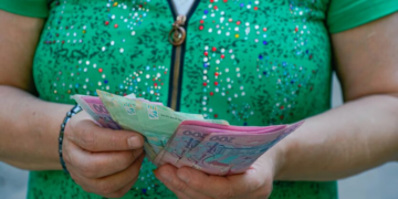 ПФУ почав виплачувати по 19 400 гривень “Зимової підтримки”: хто ще встигає подати заяву