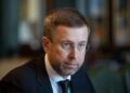 Кабмін запроваджує жорсткий режим економії: що буде з пенсіями та зарплатами
