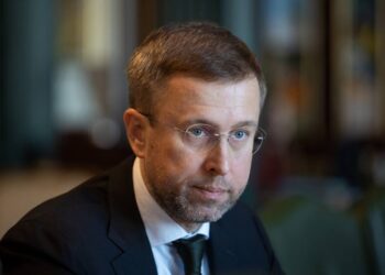 Кабмін запроваджує жорсткий режим економії: що буде з пенсіями та зарплатами