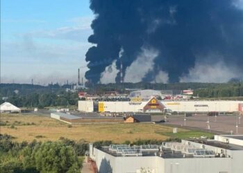 Reuters: удари дронів зупинили або різко скоротили роботу половини найбільших дизельних НПЗ Росії