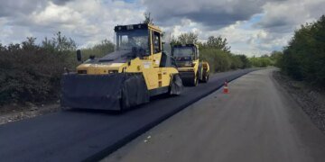 На Львівщині почали масштабний ремонт дороги: що вже зробили