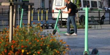 Майже половина постраждалих — діти: у Львові 244 водії електросамокатів отримали травми