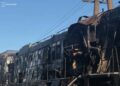 Росіяни двічі вдарили дронами по пасажирському потягу Київ – Суми: що врятувало людей