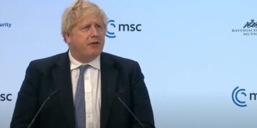 Джонсон: “Путін думає, що ще може виграти”