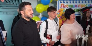 Зеленський відвідав на Київщині школу, відбудовану після знищення росіянами у 2022 році