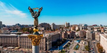 росія атакує Київ балістикою