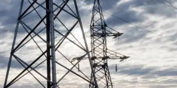 У п’яти областях України через обстріли рф є проблеми з електропостачанням
