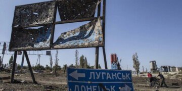 Україна відвойовує землі на Донбасі, перешкоджаючи російському наступу – NYT