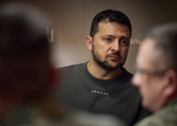 Зеленський поговорив з Макроном під час атаки рф на Київ: про що домовились