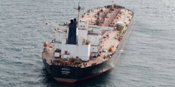 ГУР ідентифікувало ще 20 суден російського тіньового флоту, які перевозять енергоносії в обхід санкцій