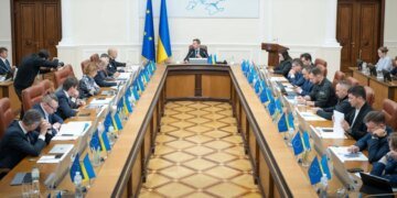 Удари рф по фармаскладах: Кабмін пришвидшив надходження препаратів до аптек і лікарень