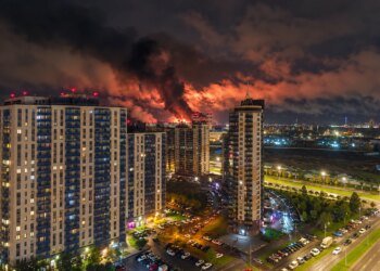 "Білі ночі" в петербурзі: дрони атакували нафтовий термінал та дата-центр VK