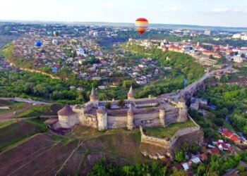 росіяни атакували енергетичний об'єкт на Хмельниччині – частина споживачів залишилася без світла