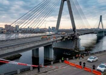 У Києві частково відновлюють рух Південним мостом: який напрямок ще закритий, — КМДА
