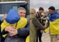 “Буде надана необхідна допомога”: українці з Олешків перетнули держкордон — Зеленський (відео)