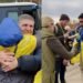 “Буде надана необхідна допомога”: українці з Олешків перетнули держкордон — Зеленський (відео)