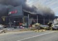 РФ вдарила реактивним дроном по супермаркету біля Одеси: фото наслідків