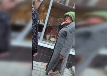 “Він воює”: росіянка переплутала персонажа з “Гаррі Поттера” з Путіним і пригрозила викликати поліцію (відео)