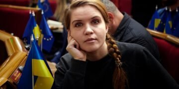 “Залишити тільки для президента і міністрів”: Безугла закликала зняти бронювання з усіх українців