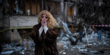 Якщо у ваш будинок “прилетіло”: що робити, куди звертатися і хто платить — покрокова інструкція