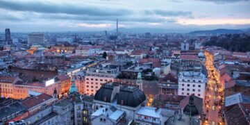 Столиця курортної країни тхне гниллю та каналізацією: жителі Загреба задихаються від смороду