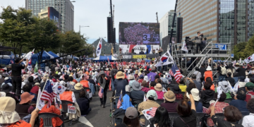 На тлі скандалу з Україною: в Південній Кореї пройшли масштабні мітинги проти влади (відео)