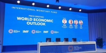 МВФ підтвердив прогноз прискорення зростання ВВП України 2027р до 3,5% після гальмування до 1,0% 2026р – WEO