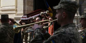 Завтра Львів попрощається із захисниками Павлом Шутком, Віктором Тесленком та Романом Походжаєм