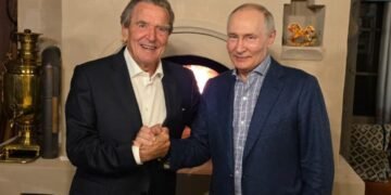 Ексканцлер ФРН Шредер відгуляв на святі у Путіна: деталі таємної зустрічі
