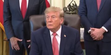 “РФ — це гігантська машина”: Трамп вимагає, щоб Україна завершила війну, бо буде гірше (відео)