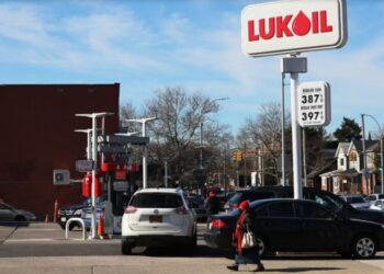 NYT: Путін вплів у переговори про Україну угоду щодо “Лукойлу”, вигідну партнерам Кушнера