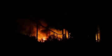 Окупована Луганщина під масованим ударом: після “прильотів” палають місця дислокації армії РФ (відео)