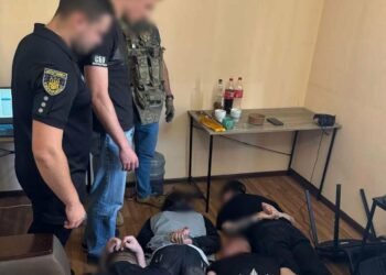 На Львівщині викрили шахрайський кол-центр: зловмисники крали гроші через фейкові знайомства, – ФОТО