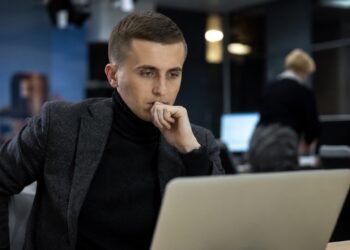 Розслідування УП у Відні закінчилося арештом: Ткача взяли під варту, оператор зник