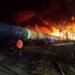 Перевозили пальне: у Свердловській області РФ зійшов з рейок вантажний потяг, палають цистерни (відео)