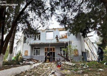До 25 зросла кількість постраждалих унаслідок російського удару по навчальному закладу в Рівному – поліція
