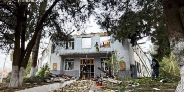 До 25 зросла кількість постраждалих унаслідок російського удару по навчальному закладу в Рівному – поліція