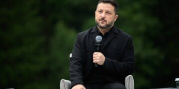Удар балістикою по Києву: Зеленський заявив, що партнери не попередили про запуск