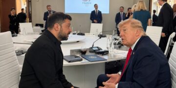 Bloomberg: Зеленський ризикує розривом із Трампом через удари по НПЗ Росії
