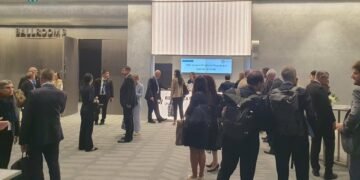 ЄС виділив Україні з початку повномасштабного вторгнення РФ $228 млрд, закликає долучатися – єврокомісар