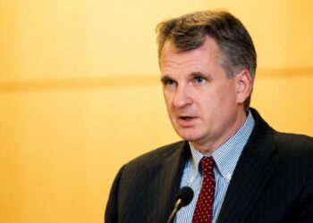 “Трамп пасує, щойно стикається з опором” – Снайдер про програні війни з Китаєм та Іраном