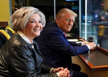 Тінь Кремля у Білому домі: соратницю Трампа запідозрили у зв’язках із друзями Путіна