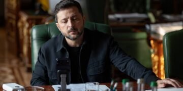 Зеленський розповів Стере про російські атаки – “дуже підлі удари, які весь день тривають”
