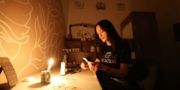 Відключення світла стануть менш жорсткими: якими будуть графіки 15 жовтня