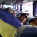 Евакуація з Олешків відбулася: Зеленський розповів, де люди перетнули кордон України