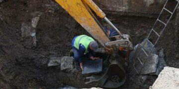 Без води до вечора: у Львові ліквідовують аварію на водопроводі